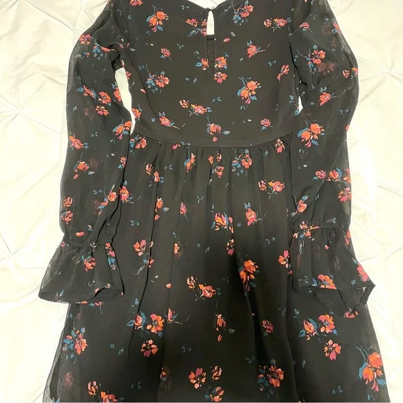 Hollister Black Floral Flutter Sleeved Dress, Size XS, Excellent! - Picture 6 of 11